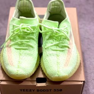 Adidas Yeezy Boost 350 V2 Glow